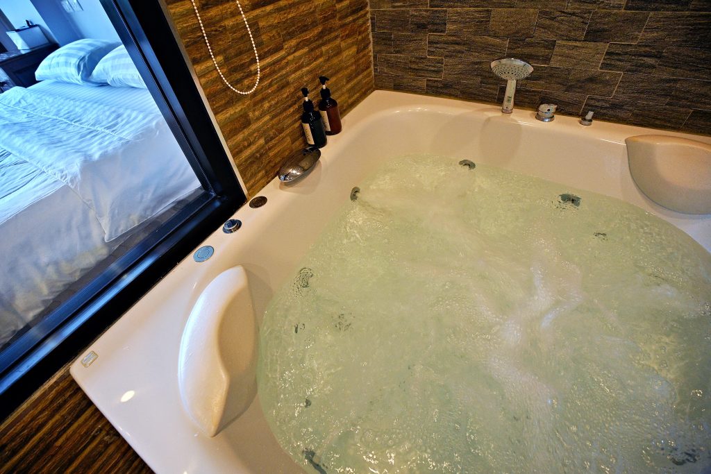 62faa5bd-f52d-4fce-a4aa-b957f74352c9