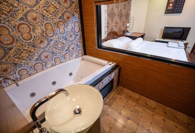 8efe14c6-2505-4db4-af4b-db8706a11676