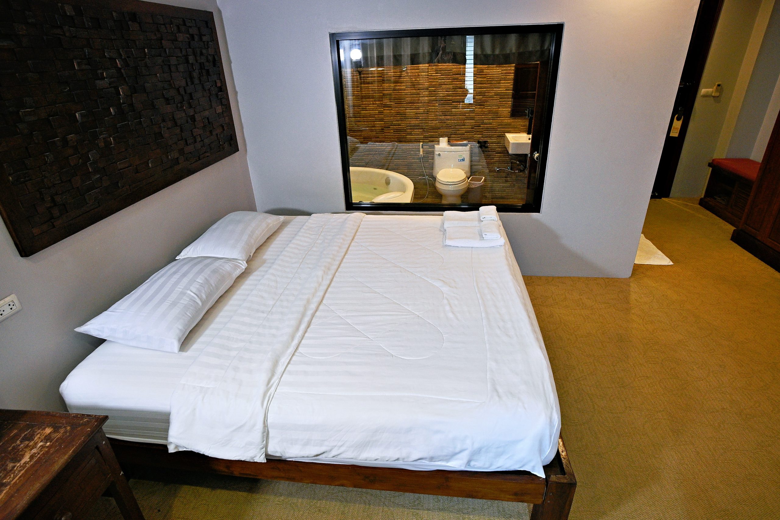 9aec969a-aa73-404a-a033-2e9ca48e8c4c