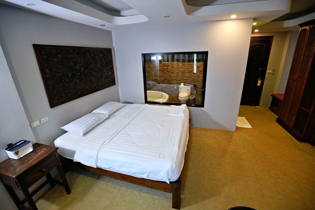 9aec969a-aa73-404a-a033-2e9ca48e8c4c