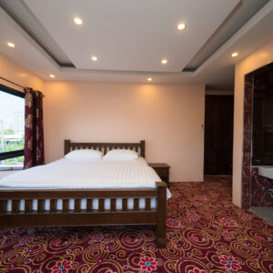 Deluxe Room – Red Carpet (Large Bathtub)